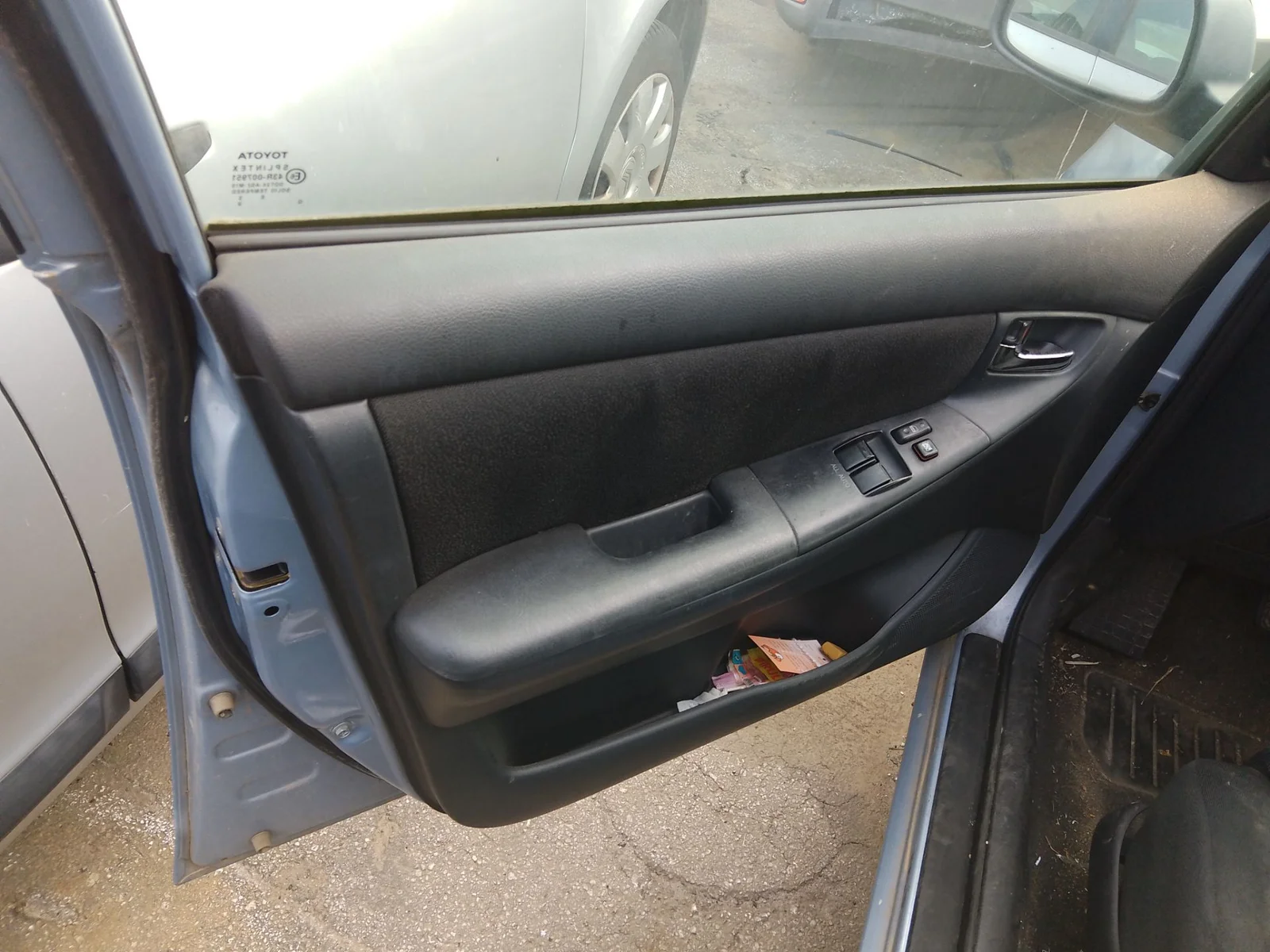 Foto de ELEVALUNAS DELANTERO IZQUIERDO TOYOTA COROLLA (E12) 1.4 16V CAT (97 CV / 71 KW) referencia 6982002120