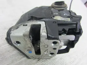 Foto de CERRADURA PUERTA DELANTERA DERECHA TOYOTA AURIS (E15) referencia A046693 foto 5