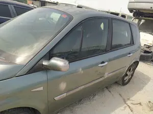 Foto de LUNA TRASERA IZQUIERDA RENAULT SCENIC II (JM) 1.5 dCi Diesel (101 CV / 74 KW) referencia 8200120611