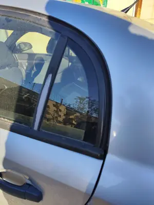 Foto de LUNA CUSTODIA TRASERA IZQUIERDA OPEL VECTRA C BERLINA 1.9 CDTI (120 CV / 88 KW)