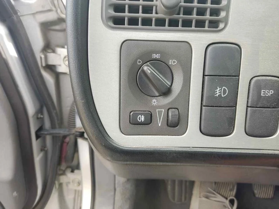 Foto de MANDO LUCES SAAB 9-5 BERLINA 3.0 V6 TiD CAT (175 CV / 129 KW) referencia 4616124