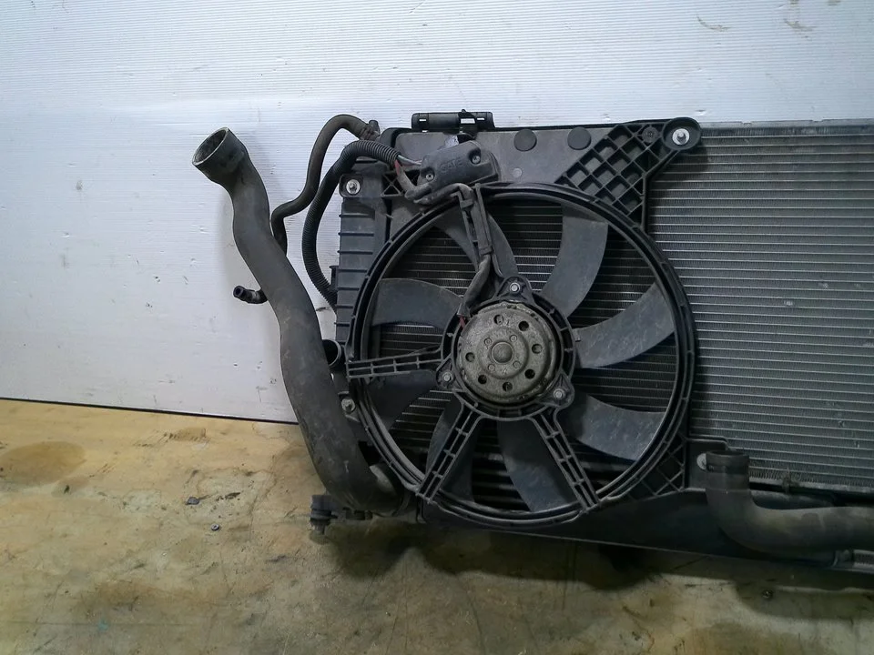 Foto de ELECTROVENTILADOR OPEL MERIVA 1.7 16V DTI CAT (Y 17 DT / LR6) (75 CV / 55 KW) referencia 52406445