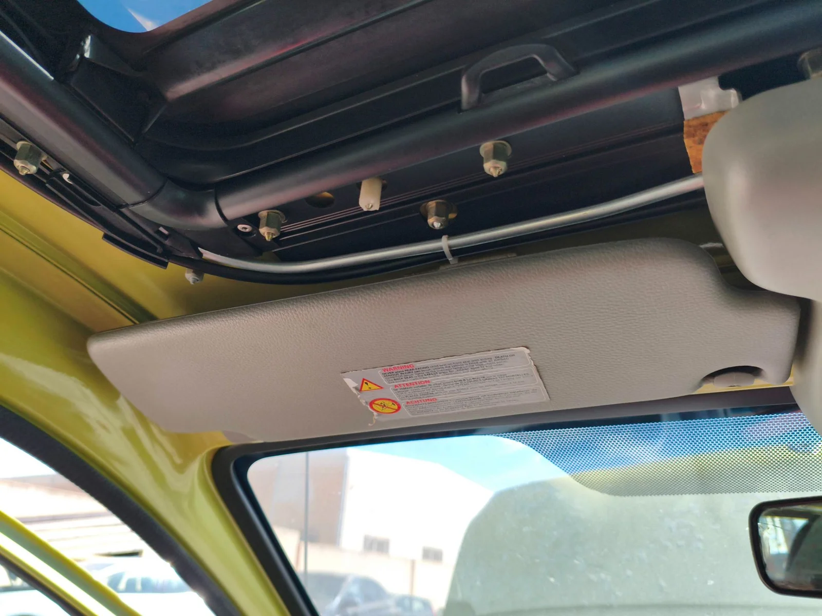 Foto de PARASOL IZQUIERDO RENAULT TWINGO I (C06) 1.2 (75 CV / 55 KW)