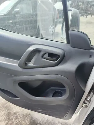 Foto de ELEVALUNAS DELANTERO IZQUIERDO CITROEN BERLINGO FURGÓN 1.6 16V HDi FAP (90 CV / 66 KW) referencia 9221ER