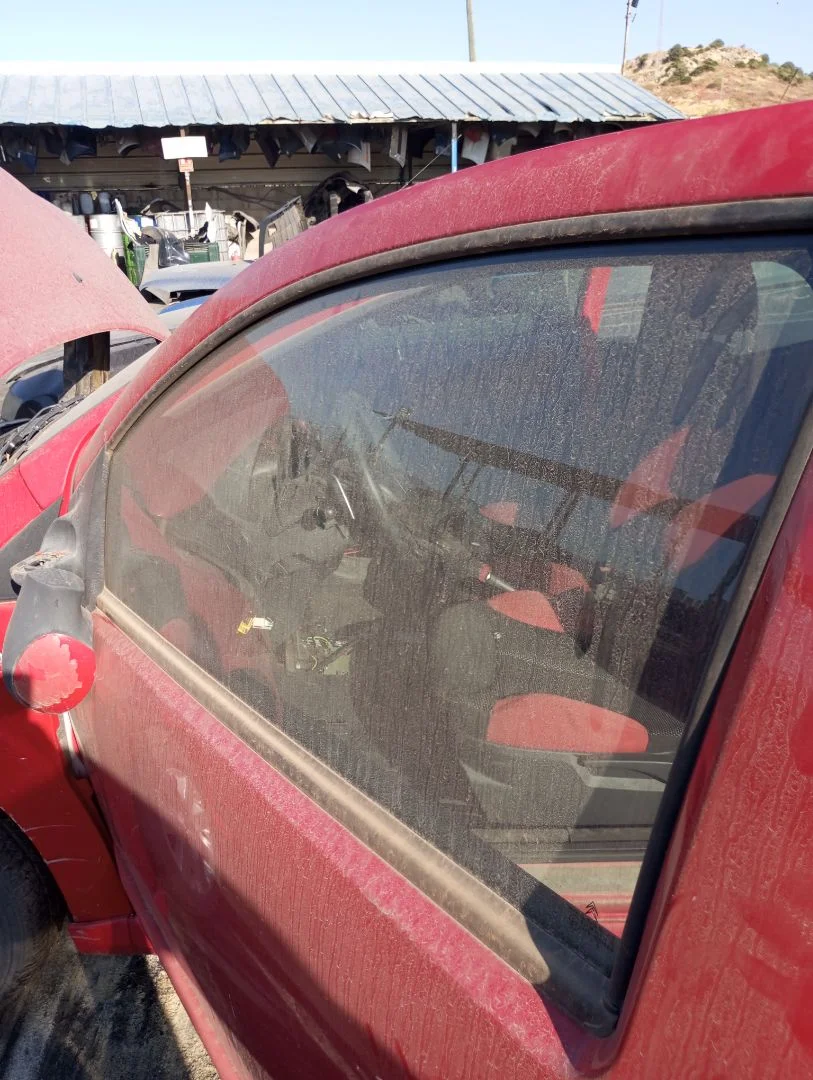 Foto de LUNA DELANTERA IZQUIERDA CITROEN C2 1.4 (73 CV / 54 KW) referencia 9201C5