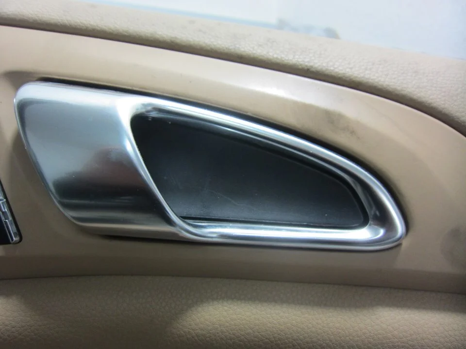 Foto de MANETA INTERIOR DELANTERA DERECHA PORSCHE CAYENNE (TIPO 92A) 4.8 V8 CAT (400 CV / 294 KW) referencia 7P5837020