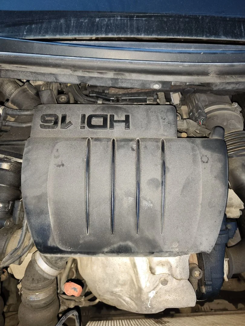 Foto de TAPA MOTOR CITROEN C4 BERLINA 1.6 16V HDi FAP (109 CV / 80 KW)