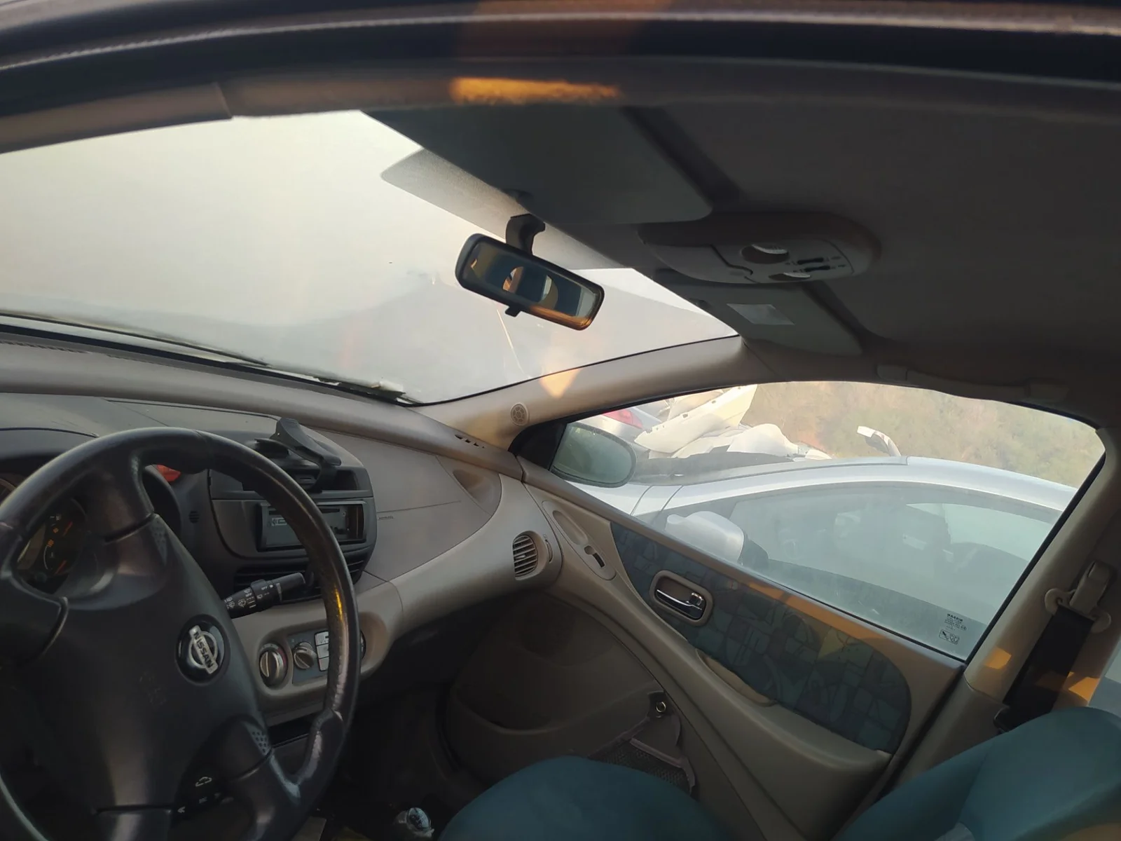 Foto de RETROVISOR INTERIOR NISSAN ALMERA TINO (V10M) 2.2 dCi Diesel CAT (112 CV / 82 KW)