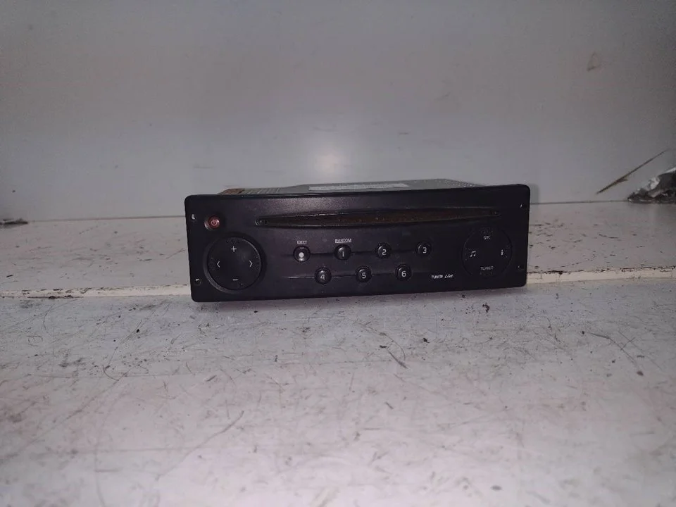 Foto de SISTEMA AUDIO / RADIO CD RENAULT LAGUNA (B56) 2.2 Turbodiesel (113 CV / 83 KW) referencia 22DC27962