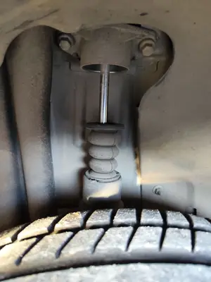 Foto de AMORTIGUADOR TRASERO DERECHO CITROEN C4 BERLINA 1.6 16V HDi FAP (109 CV / 80 KW)