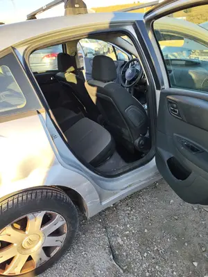 Foto de GOMAS CONTORNO PUERTA CITROEN C4 BERLINA 1.6 16V HDi FAP (109 CV / 80 KW)