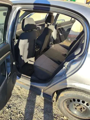 Foto de GOMAS CONTORNO PUERTA OPEL VECTRA C BERLINA 1.9 CDTI (120 CV / 88 KW)