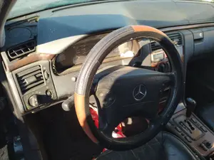Foto de VOLANTE MERCEDES-BENZ CLASE E (BM 210) BERLINA 2.7 CDI 20V CAT (170 CV / 125 KW) referencia A2104600203 9C29