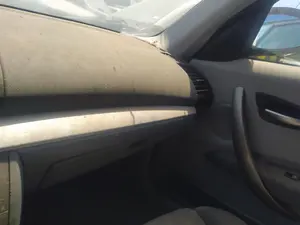 Foto de GUANTERA BMW SERIE 1 BERLINA (E81/E87) 2.0 16V Diesel (163 CV / 120 KW)