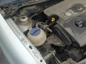 Foto de DEPOSITO EXPANSION SEAT CORDOBA BERLINA (6L2) 1.4 16V (101 CV / 74 KW) referencia 6Q0121407D