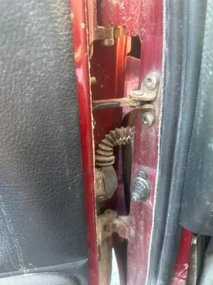 Foto de RETENEDOR PUERTA PEUGEOT 106 (S1)(08.1991) 1.5 Diesel CAT (TUD5 / VJY) (57 CV / 42 KW)