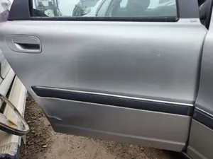 Foto de PUERTA TRASERA DERECHA VOLVO S80 BERLINA 2.4 CAT (140 CV / 103 KW) referencia 30649112 foto 3