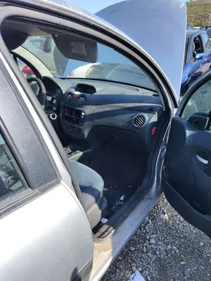 Foto de GOMAS CONTORNO PUERTA CITROEN C3 1.4  (73 CV / 54 KW)