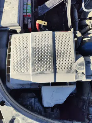 Foto de CAJA FILTRO AIRE LAND ROVER DISCOVERY 2.7 Td V6 CAT (190 CV / 140 KW) referencia PHB000498