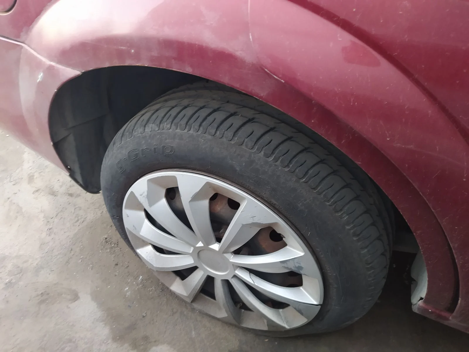 Foto de PASO RUEDA TRASERO DERECHO FORD MONDEO BERLINA (GE) 2.0 TDCi TD CAT (116 CV / 85 KW) referencia 1133870