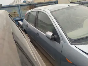 Foto de LUNA DELANTERA DERECHA FORD FOCUS BERLINA (CAK) 1.8 TDDI Turbodiesel CAT (90 CV / 66 KW) referencia 1088904