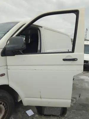Foto de PUERTA DELANTERA IZQUIERDA VOLKSWAGEN T5 TRANSPORTER FURGÓN/COMBI (7H) 1.9 TDI CAT (AXB) (105 CV / 77 KW) referencia 7LA831055B