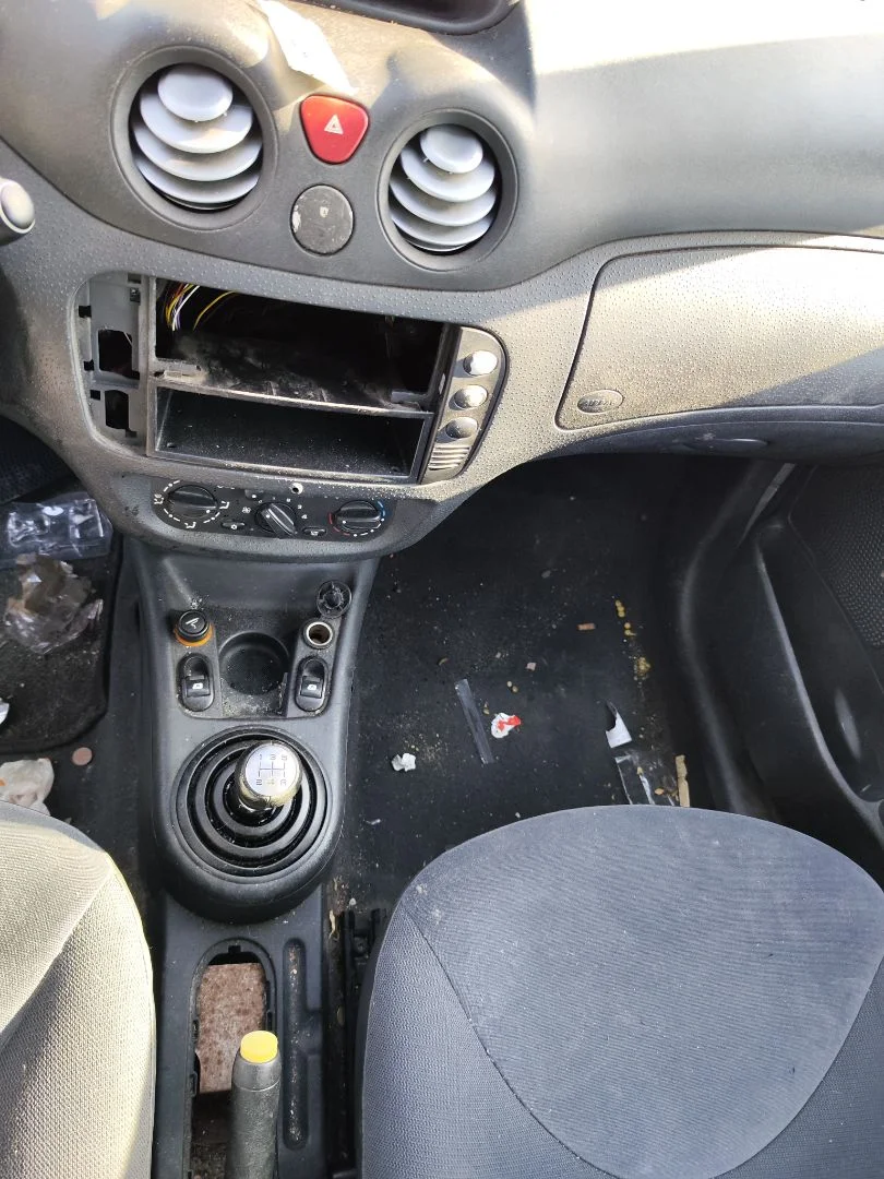 Foto de CONSOLA CENTRAL CITROEN C3 1.4 (73 CV / 54 KW)