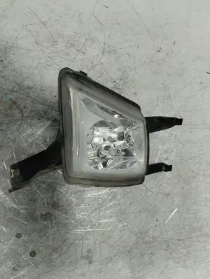 Foto de FARO ANTINIEBLA IZQUIERDO PEUGEOT 407 2.0 16V HDi FAP CAT (RHR / DW10BTED4) (136 CV / 100 KW) referencia 42170748