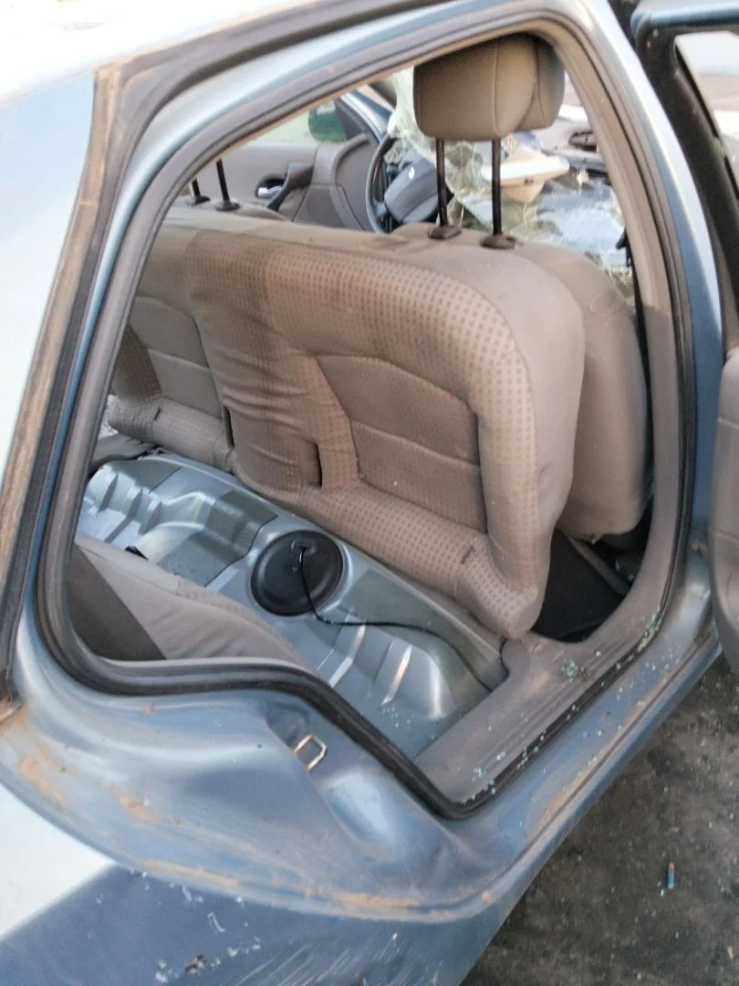 Foto de GOMAS CONTORNO PUERTA RENAULT LAGUNA II (BG0) 1.9 dCi Diesel CAT (101 CV / 74 KW)