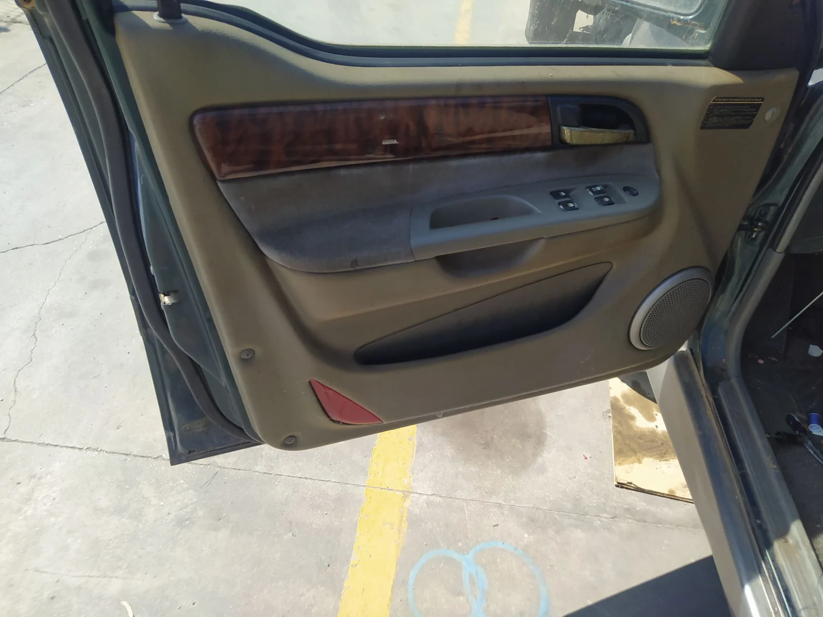 Foto de ELEVALUNAS DELANTERO IZQUIERDO SSANGYONG MUSSO 2.9 Turbodiesel CAT (120 CV / 88 KW)