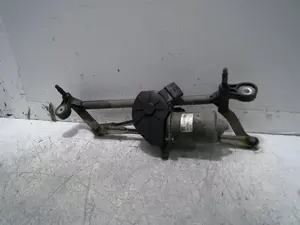 Foto de MOTOR LIMPIA DELANTERO OPEL CORSA C 1.3 16V CDTI CAT (Z 13 DT / LN9) (69 CV / 51 KW) referencia 367546129