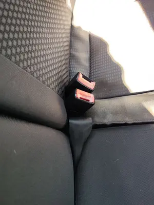 Foto de ENGANCHE CINTURON TRASERO IZQUIERDO SEAT IBIZA (6L1) 1.9 TDI (101 CV / 74 KW)