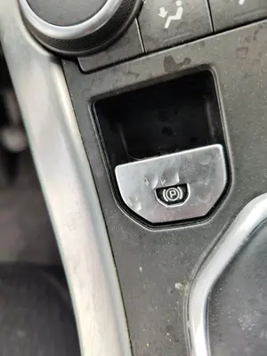 Foto de PALANCA FRENO LAND ROVER RANGE ROVER EVOQUE 2.0 Td4 CAT (150 CV / 110 KW)