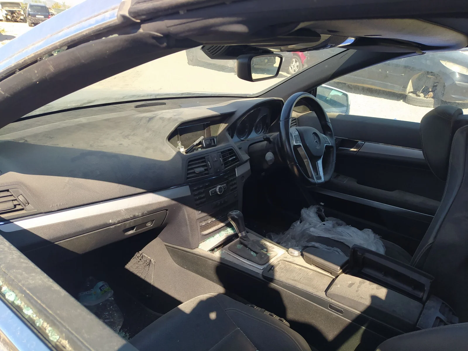 Foto de GUANTERA MERCEDES-BENZ CLASE E (BM 207) CABRIO 2.1 CDI CAT (170 CV / 125 KW)