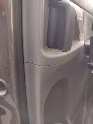 Foto de GUARNECIDO PUERTA TRASERA DERECHA SEAT ALHAMBRA (710) 2.0 TDI (140 CV / 103 KW) referencia 7N0867212T FKZ