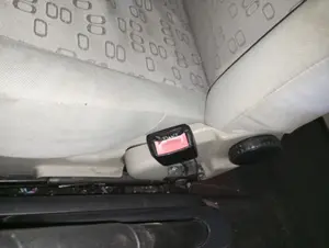 Foto de ENGANCHE CINTURON DELANTERO DERECHO FORD FIESTA (CBK) 1.25 16V CAT (69 CV / 51 KW)