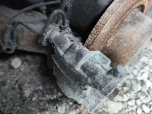 Foto de PINZA DE FRENO TRASERA IZQUIERDA CITROEN C5 BERLINA 2.0 HDi (109 CV / 80 KW) referencia 4400L3