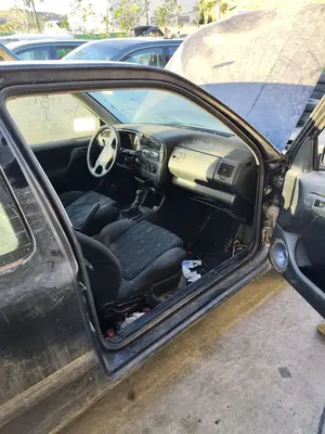 Foto de GOMAS CONTORNO PUERTA VOLKSWAGEN GOLF III (1H1)(11.1991) 1.9 TDI (110 CV / 81 KW)
