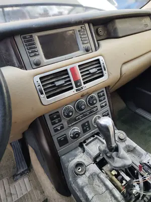 Foto de CONSOLA CENTRAL LAND ROVER RANGE ROVER (LM) 4.4 V8 CAT (306 CV / 225 KW)