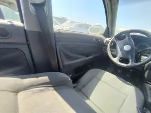 Foto de GUARNECIDO PUERTA DELANTERA IZQUIERDA VOLKSWAGEN PASSAT BERLINA (3B3) 1.9 TDI (131 CV / 96 KW) referencia 3B1867011DFFKZ
