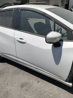 Foto de PUERTA DELANTERA DERECHA NISSAN MICRA (K14) 1.0 12V CAT (71 CV / 52 KW) referencia 801005FA5J foto 2