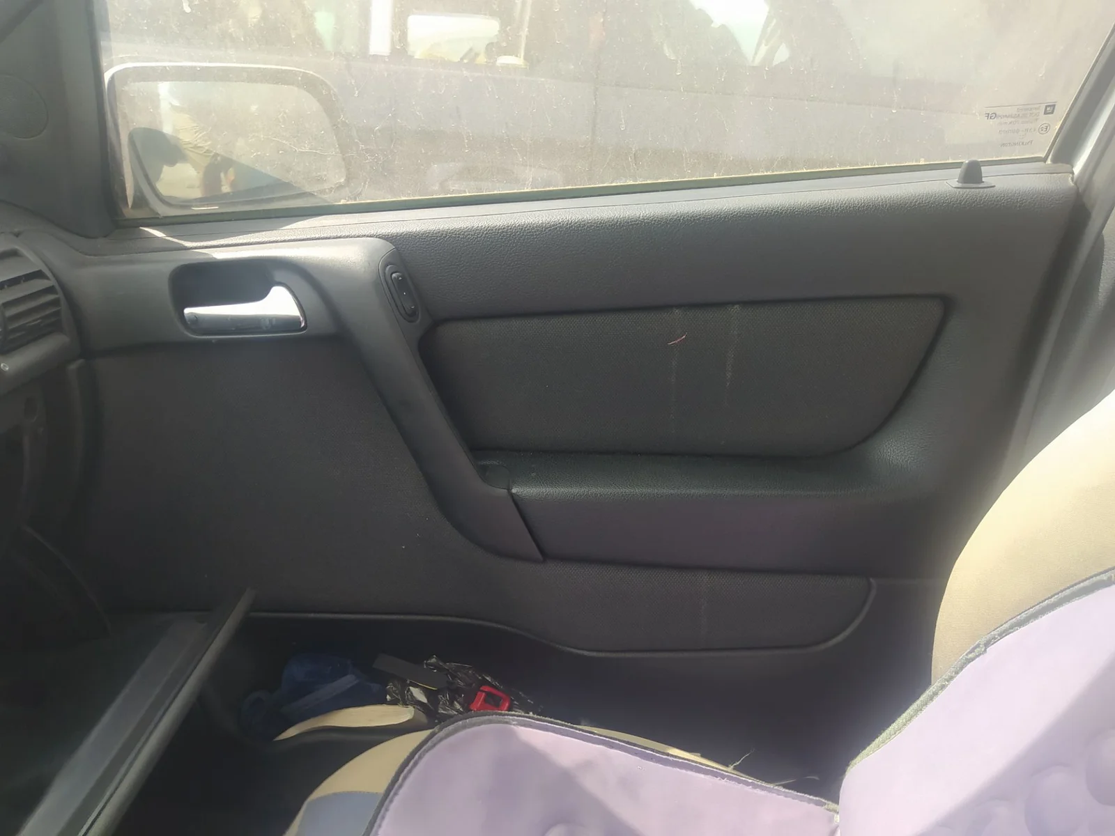 Foto de MANETA INTERIOR DELANTERA DERECHA OPEL ASTRA G BERLINA 1.6 CAT (Z 16 SE / L55) (84 CV / 62 KW) referencia 9100130