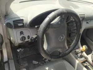 Foto de MANDO INTERMITENTES MERCEDES-BENZ CLASE C (BM 203) BERLINA 2.2 CDI CAT (143 CV / 105 KW)