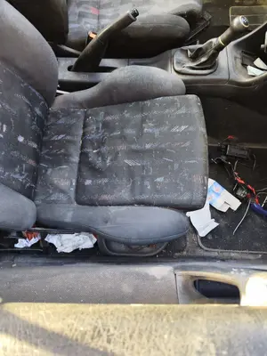 Foto de ASIENTO DELANTERO DERECHO VOLKSWAGEN GOLF III (1H1)(11.1991) 1.9 TDI (110 CV / 81 KW) referencia 1H0898024C FKZ