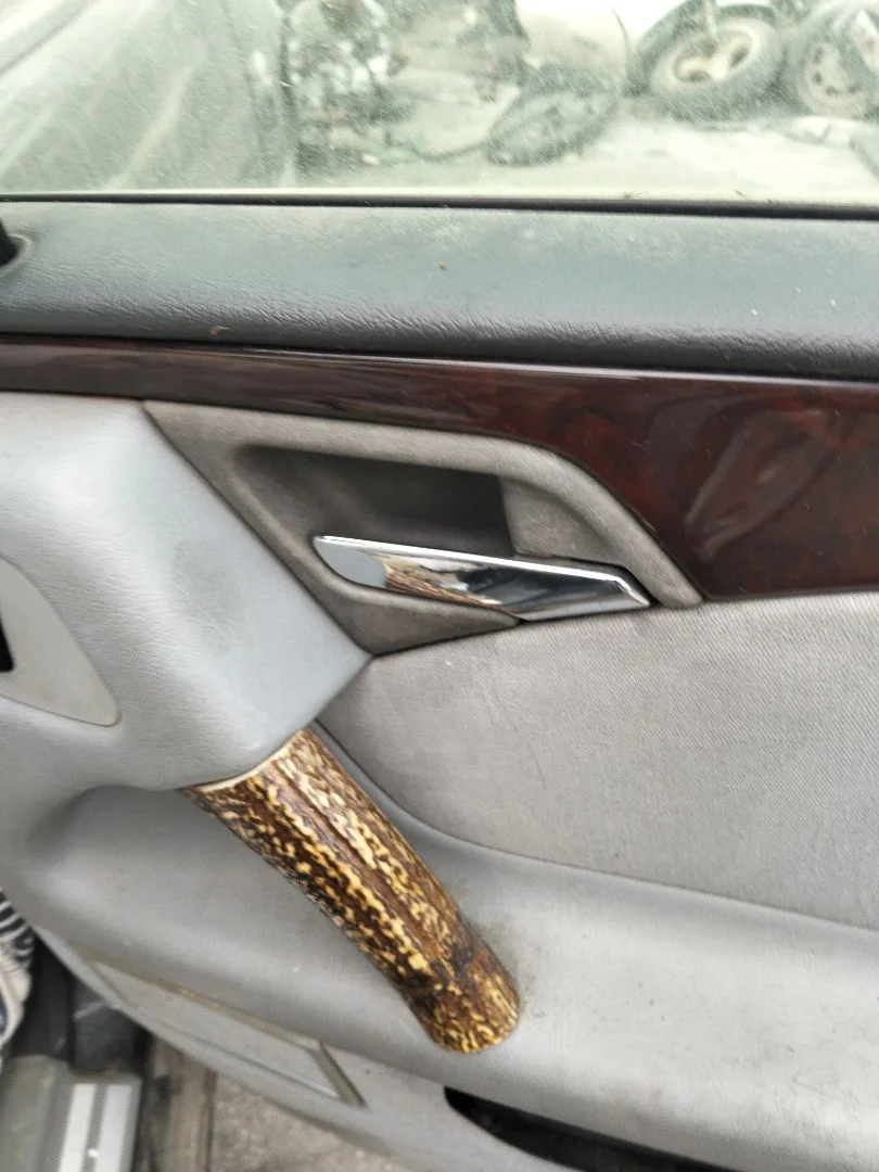 Foto de MANETA INTERIOR TRASERA DERECHA MERCEDES-BENZ CLASE E (BM 210) BERLINA 2.9 Turbodiesel CAT (129 CV / 95 KW) referencia A2107660264 FKZ
