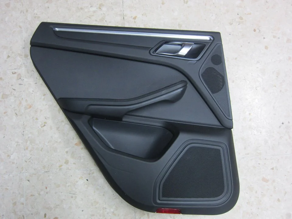 Foto de GUARNECIDO PUERTA TRASERA IZQUIERDA PORSCHE MACAN (95BA) referencia 95B867211