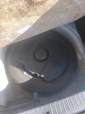Foto de RUEDA DE REPUESTO SEAT IBIZA (6L1) 1.4 16V (75 CV / 55 KW) referencia 6Q0601027P FKZ