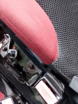Foto de PRETENSOR AIRBAG DERECHO CITROEN C2 1.4  (73 CV / 54 KW)