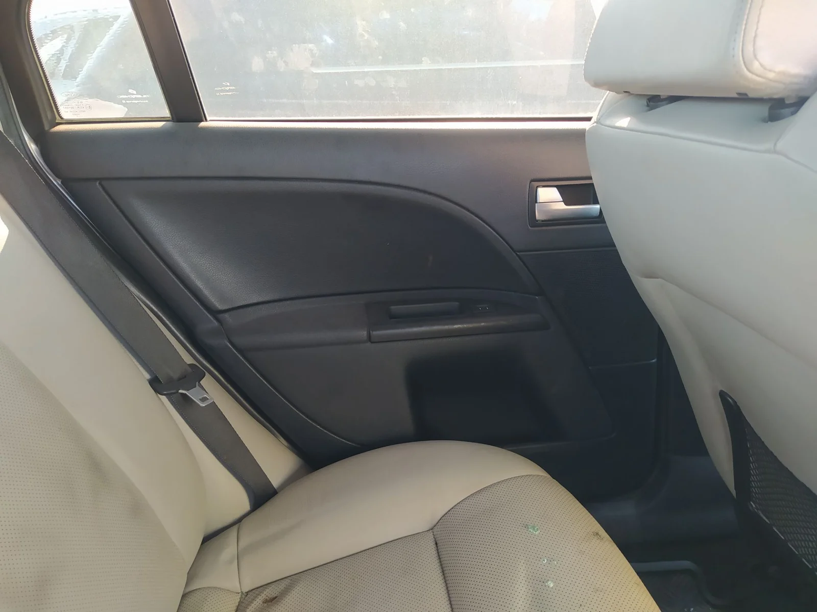 Foto de MANETA INTERIOR TRASERA IZQUIERDA FORD MONDEO BERLINA (GE) 2.0 TDCi CAT (131 CV / 96 KW) referencia 1352107