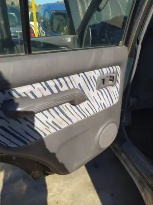 Foto de GUARNECIDO PUERTA TRASERA IZQUIERDA TOYOTA LAND CRUISER (J9) 3.0 Turbodiesel (125 CV / 92 KW)
